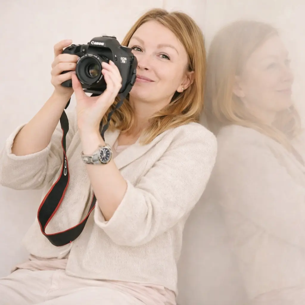Oxana Morasch mit ihrer Kamera