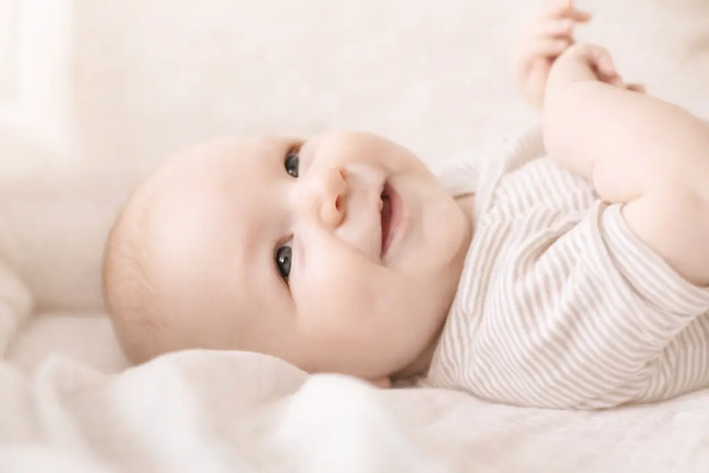 Lächelndes Baby